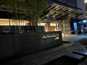 Klcc studio with a rooftop garden playground